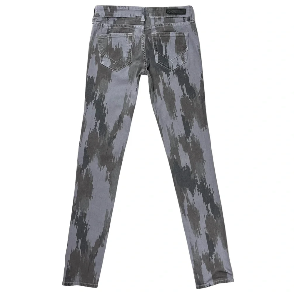 Vans Women’s Size 5 Gray‎ Camouflage Tapered Skinny Denim Jeans